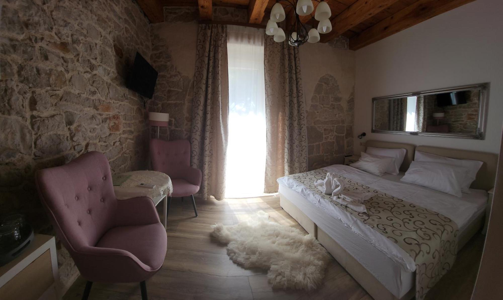 Boutique Vila Marijini Dvori Bed & Breakfast Tribalj Rom bilde