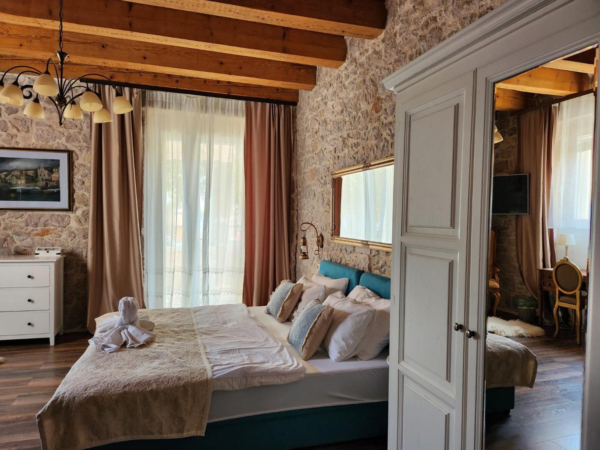 Boutique Vila Marijini Dvori Bed & Breakfast Tribalj Rom bilde